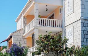 Awesome Apartment In Lumbarda With Wifi