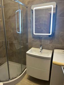 SunSet Waves Apartment - Beach Pool & Spa Resort langa plaja
