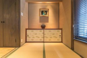 Authentic 120yr Machiya Near Kinkakuji 4 Guests