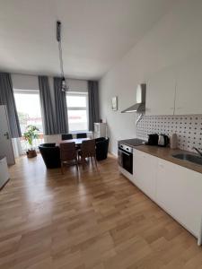 Bibi Family Apartment for 8 near Wien Hauptbahnhof and City centre
