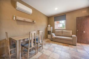 Hacienda El Legado - Guest House Piscina WiFi & Relax junto a Golf Campano Chiclana