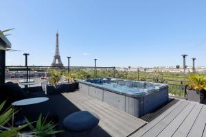 TBS 602 - Superb Penthouse Eiffel with View