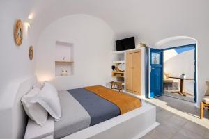 Orasis Houses - Luxury Retreats with Pool & Views