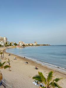 Apartamento nuevo frente al mar en Alicante