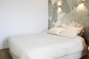 Cozy Studio with Unobstructed Views Near Paris