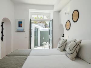 Mykonian Living The Little Venice Suites & Residence