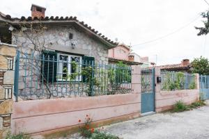 unique villa in acropolis area