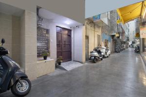 Amaira Homes