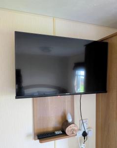 The Willow Caravan Cliff Top Coastal Retreat at Eyemouth Holiday Park Sleeps 6 Near Beach