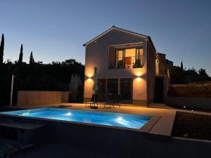 One Bedrooom Apartment With Heated Pool