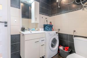 Chorzów Charming Apartment by BookingHost