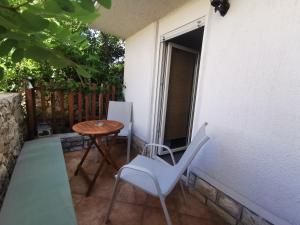 Little Studio at APARTMENTS SILVER - Gajac - Zrce beach