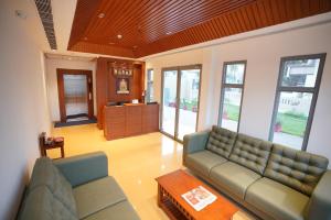 Hotel Grand Vekasa