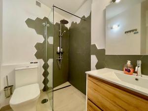 Homely studio with natural pools & sweeping views
