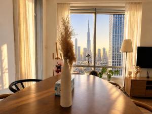 Luxury Downtown Skyline Suite with Burj Khalifa View