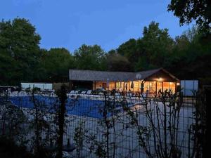 Camping 4 étoiles - Piscine - ccbgafh