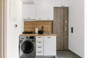 Zeni - Stylish Studio & Balcony in Athens