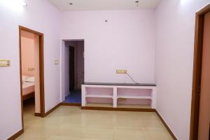 Mohnish Sai Home Stay - 3 Bed Rooms Flat, Giripradakshina Starting Point location, Budget Friendly Price