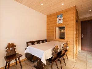 Appartement 3* proche pistes et commerces, Wi-Fi - FR-1-304-72