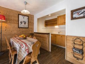 Appartement 2** pour 6, Sud, proche pistes et commerces - FR-1-304-82