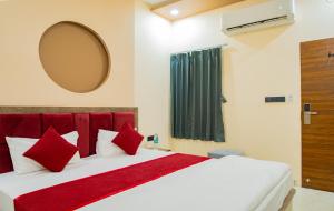 Hotel Galaxy 700 - A Luxury Hotel Near KhatuShyamJi Temple