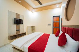 Hotel Galaxy 700 - A Luxury Hotel Near KhatuShyamJi Temple