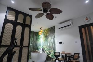 Studio GH6 opposite the Square, Vincom Mega Mall