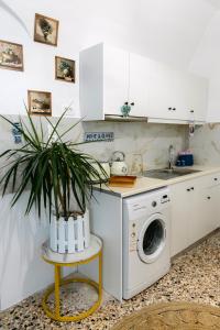Megalochori Traditional House with Jacuzzi