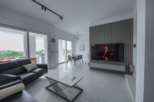 Villa MATE s bazenom i prekrasnim pogledom na more