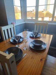 1 Bedroom Apartment Ponders End
