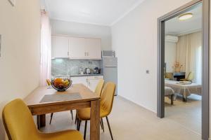 Kaminaki Seaview Apartments