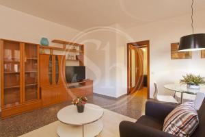 Sagrada Familia Urban Apartment