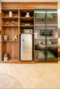 Luxury & Premium 1BHK - AIPL Joy Square - Golf course road
