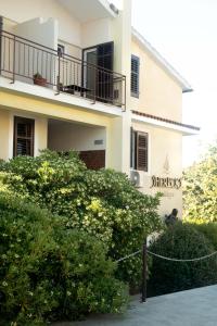 Sherlocks Holidays boutique rooms