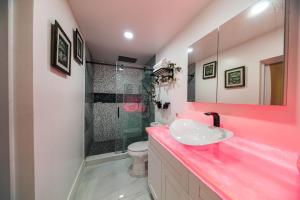 Luxury 4BR Villa Hot Tubs Billiard & Private Gym