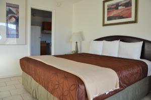 Studio with Kitchenette room in LAX Suites