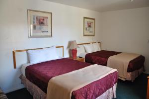 Double Room with Two Double Beds room in LAX Suites