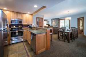 Legends Whistler, by Lodging Ovations