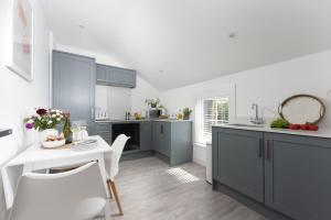 4 Tywarnhayle Square - Close to beach, Dogs welcome, parking