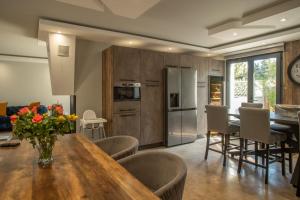 Maison Alba Elegant Home with pool