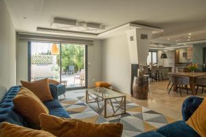 Maison Alba Elegant Home with pool