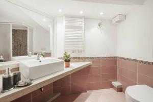 Captivating Loft in Prime Location near Colosseum