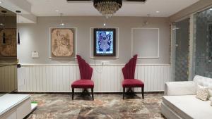 luxury and comfortable stayin the heart of city