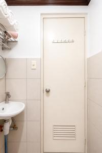 Japandi 2BR House near UP, Ateneo & Maginhawa