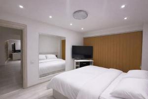 One Bedroom Apartment