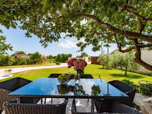 Holiday Home mit Privatpool für 6 Personen ca- 100 m² in by Interhome