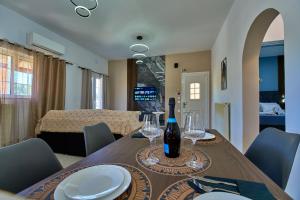 Villa Escapes By The Beach