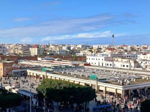 Bright 2-bedroom apartment 2 steps from Rabat Ville train station