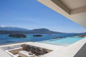Omoi Villa-Time Dissolves In Blue by etouri