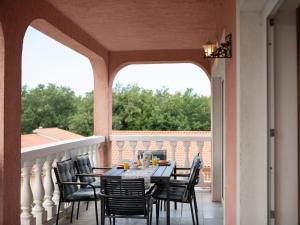Apartment Wohnung Sabrina bis zu 8 Personen by Interhome